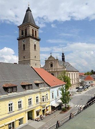 Stadthotel Schwerterbraeu Judenburg Bagian luar foto