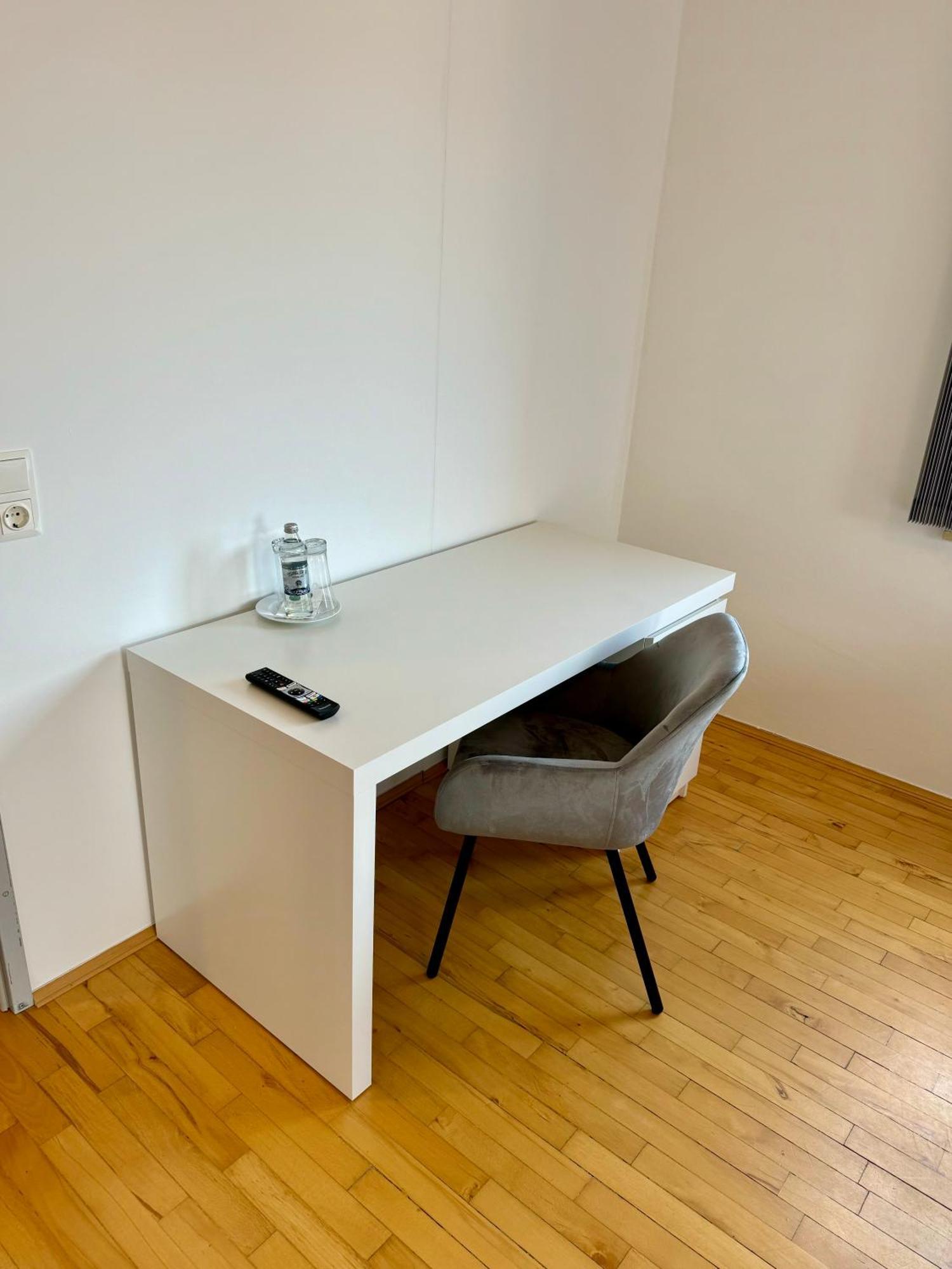 Stadthotel Schwerterbraeu Judenburg Bagian luar foto