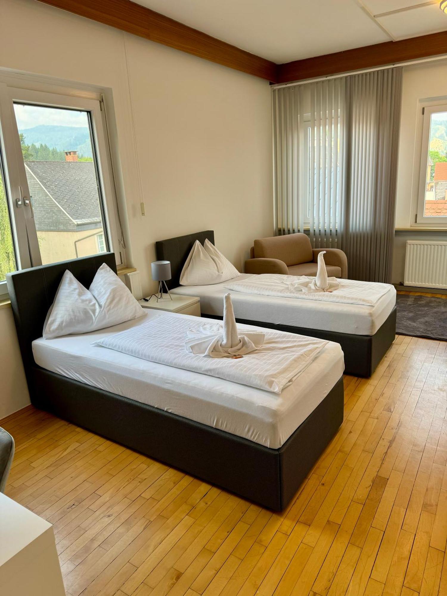 Stadthotel Schwerterbraeu Judenburg Bagian luar foto