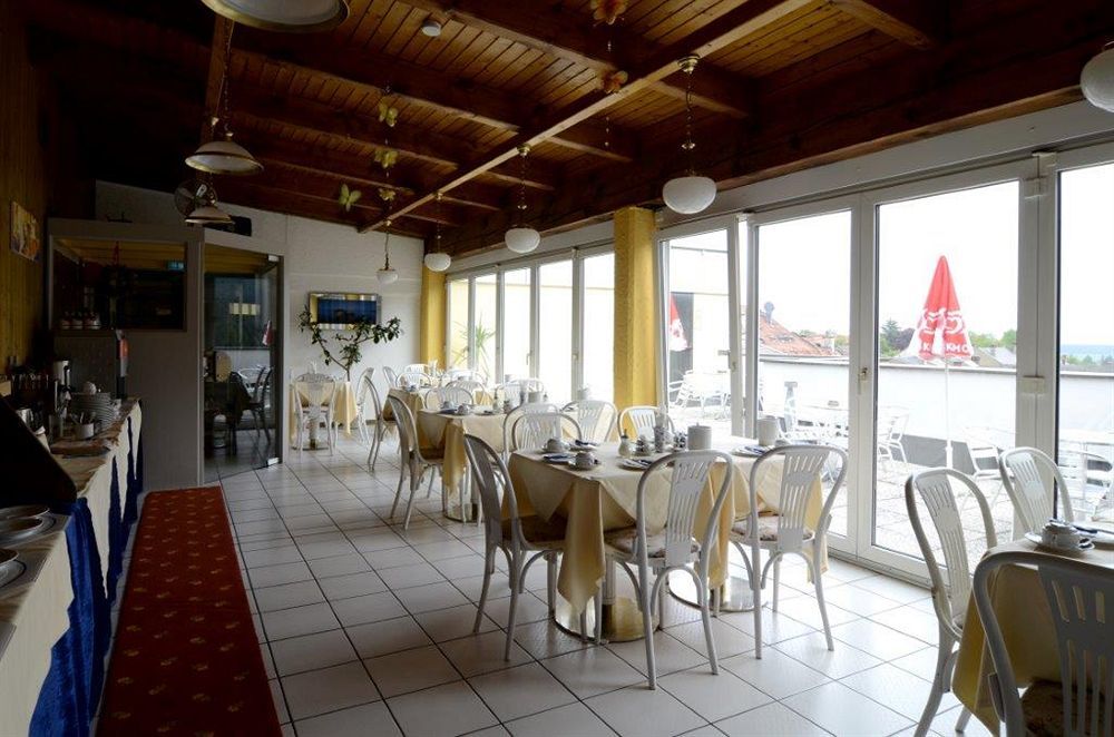 Stadthotel Schwerterbraeu Judenburg Bagian luar foto