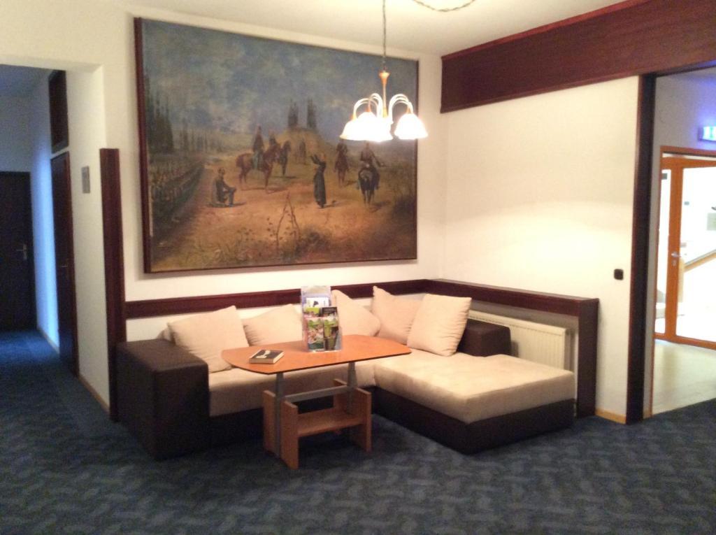 Stadthotel Schwerterbraeu Judenburg Bagian luar foto