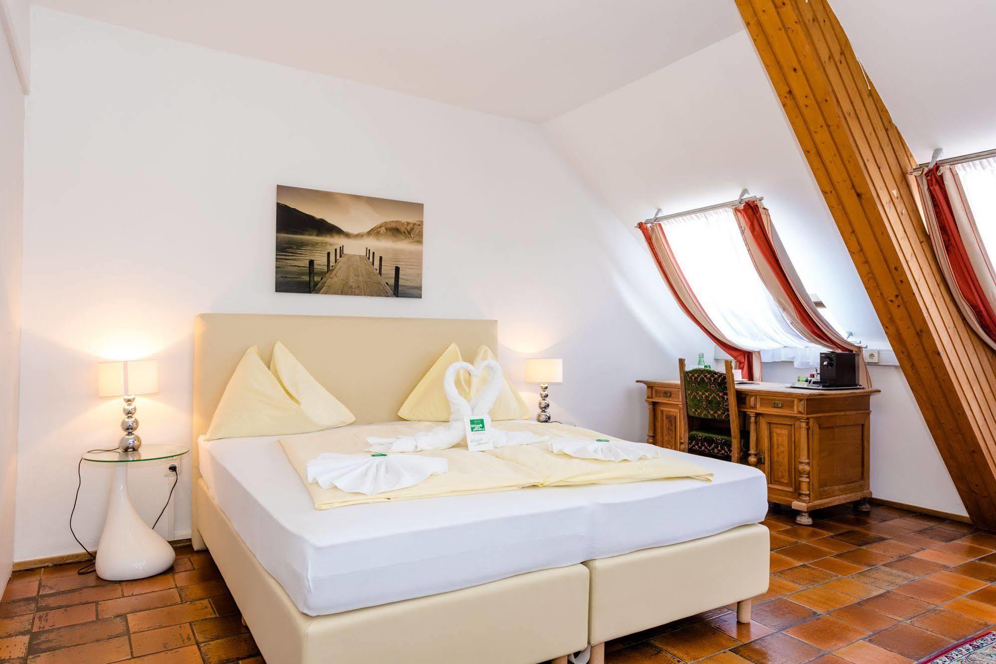 Stadthotel Schwerterbraeu Judenburg Bagian luar foto