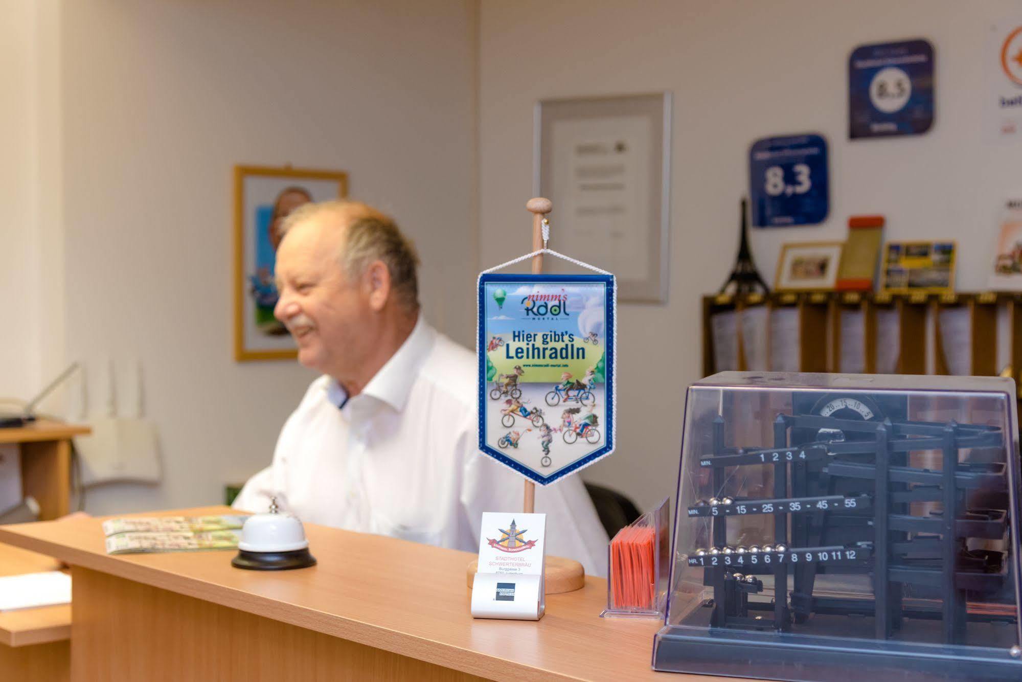 Stadthotel Schwerterbraeu Judenburg Bagian luar foto